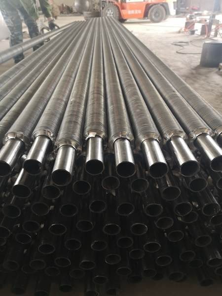 桥式滤水管或花管的抗挤压强度较小