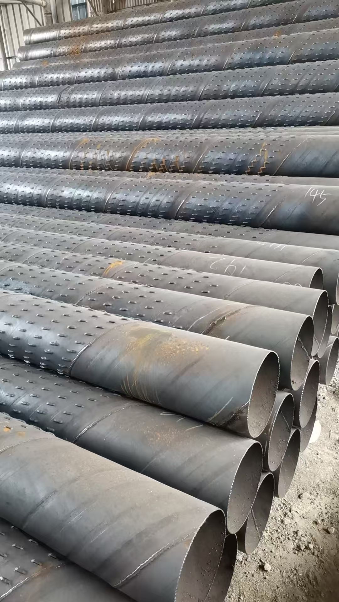 螺旋钢管:现代基建的“钢铁脊梁”,性能与应用全解析